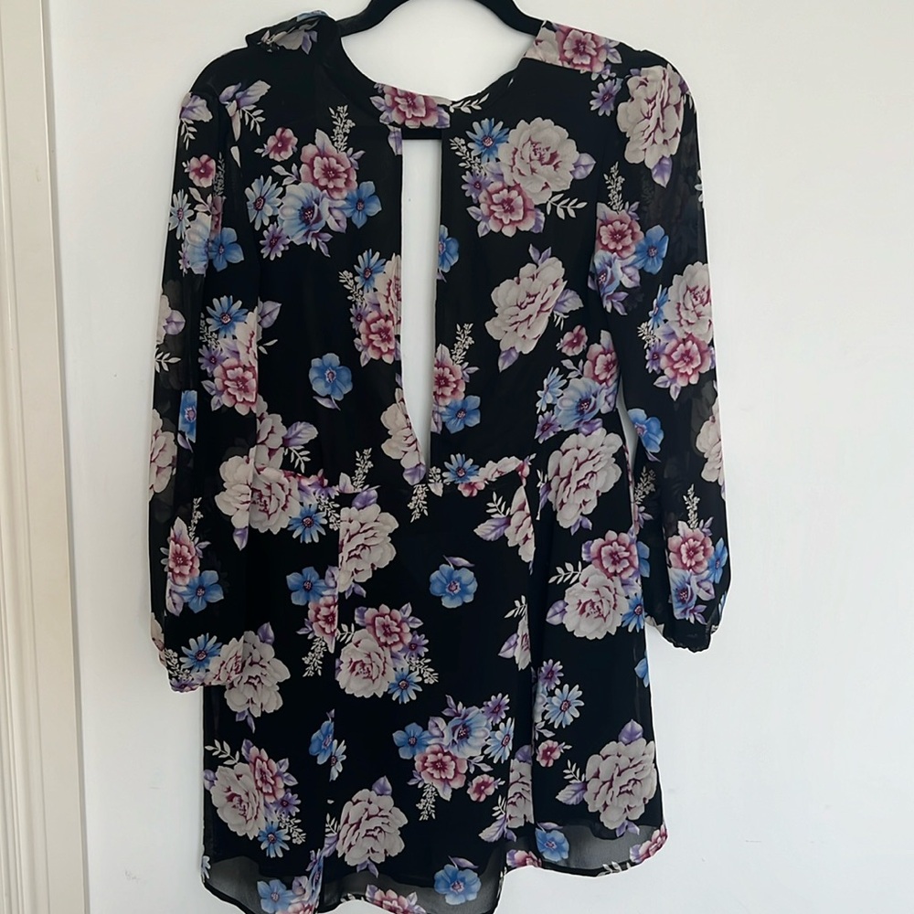 Floral long sleeve dress open back buttons